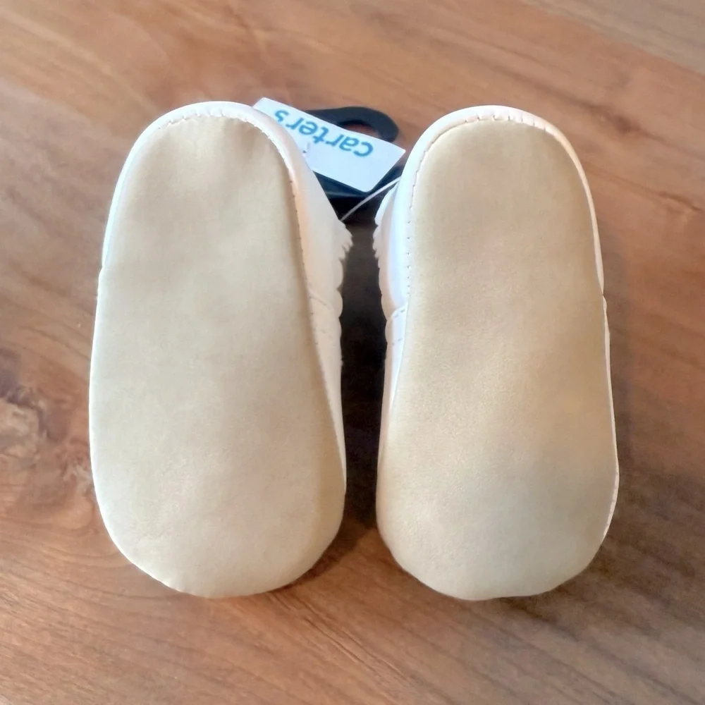 NWT Carters infant cream/ tan faux leather soft shoes size 0-3 months